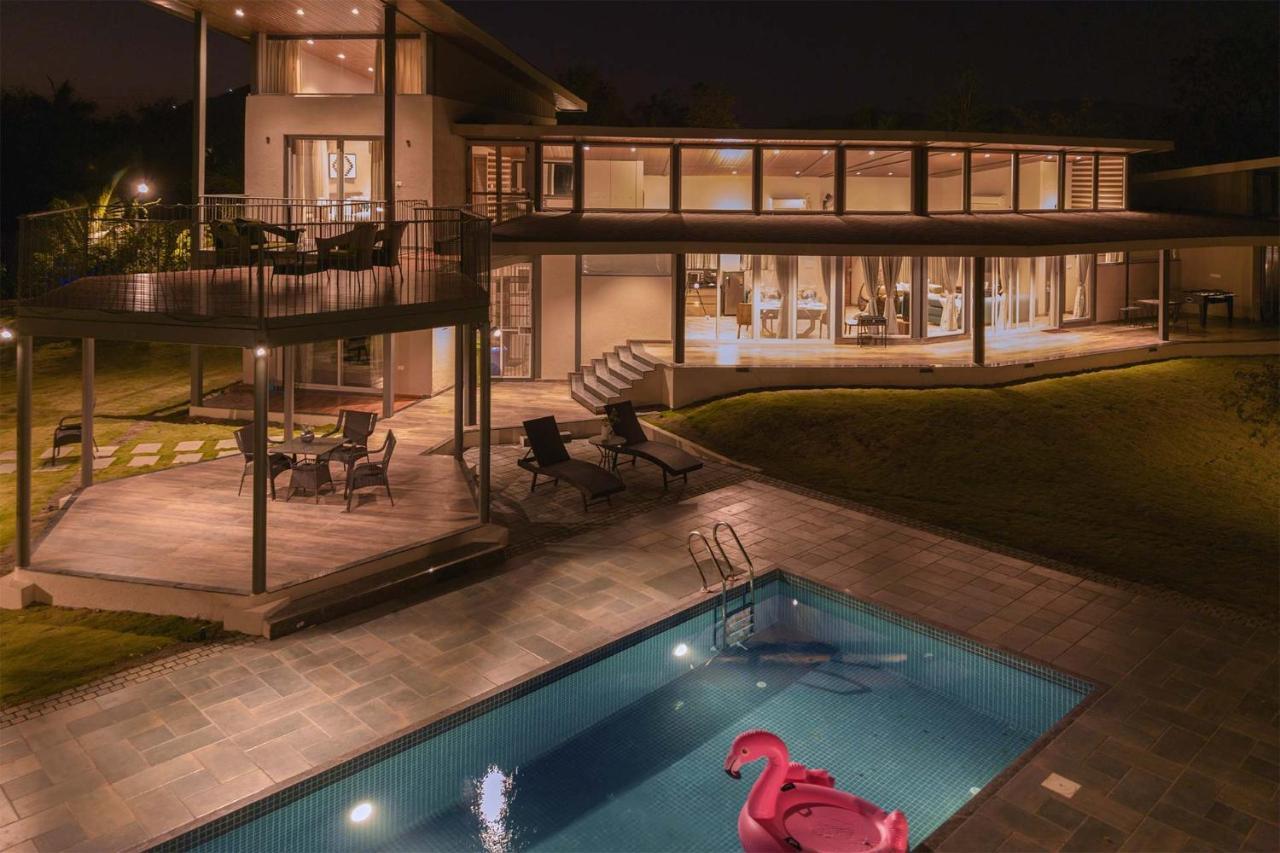 Bel Air Mansion By Stayvista - A Tranquil Oasis With A Spacious Deck, Gazebo, Sauna, Jacuzzi & A Mini-Amphitheatre Lonavla Exterior foto